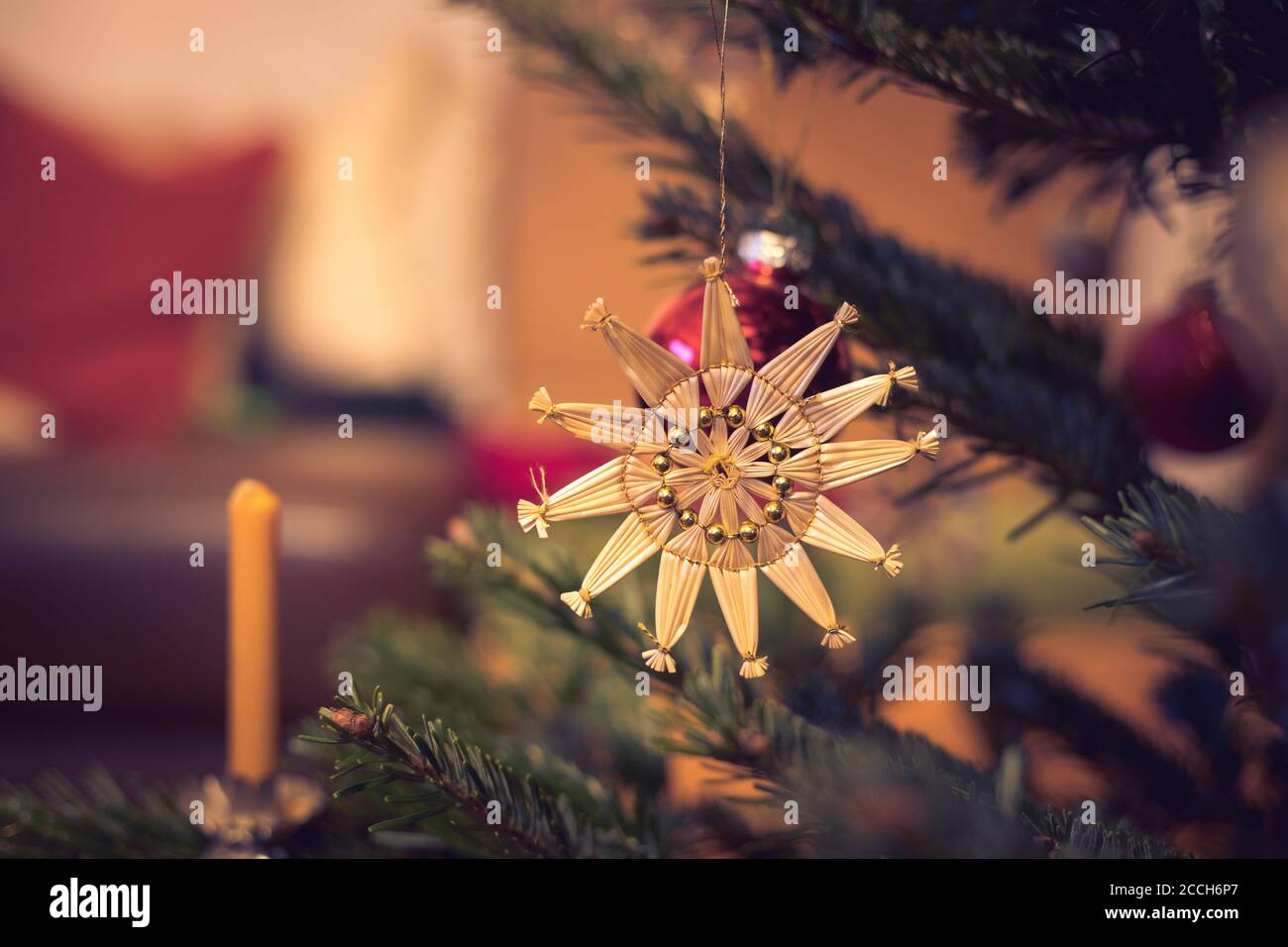 Vintage christmas baubles cut out hi-res stock photography and images ...