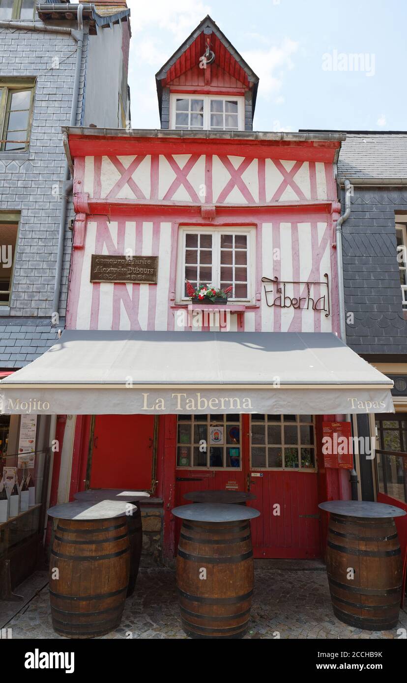 La Taberna is traditional French cafe located in historic centre of
