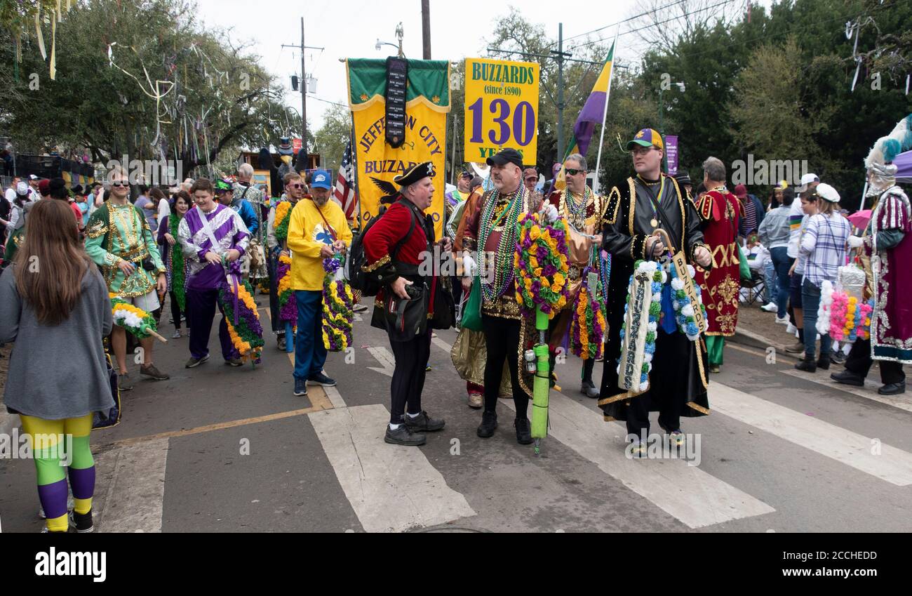 walking to mardi gras world