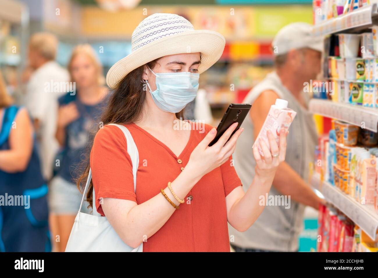 Woman in medical mask scans hi-res stock photography and images - Alamy