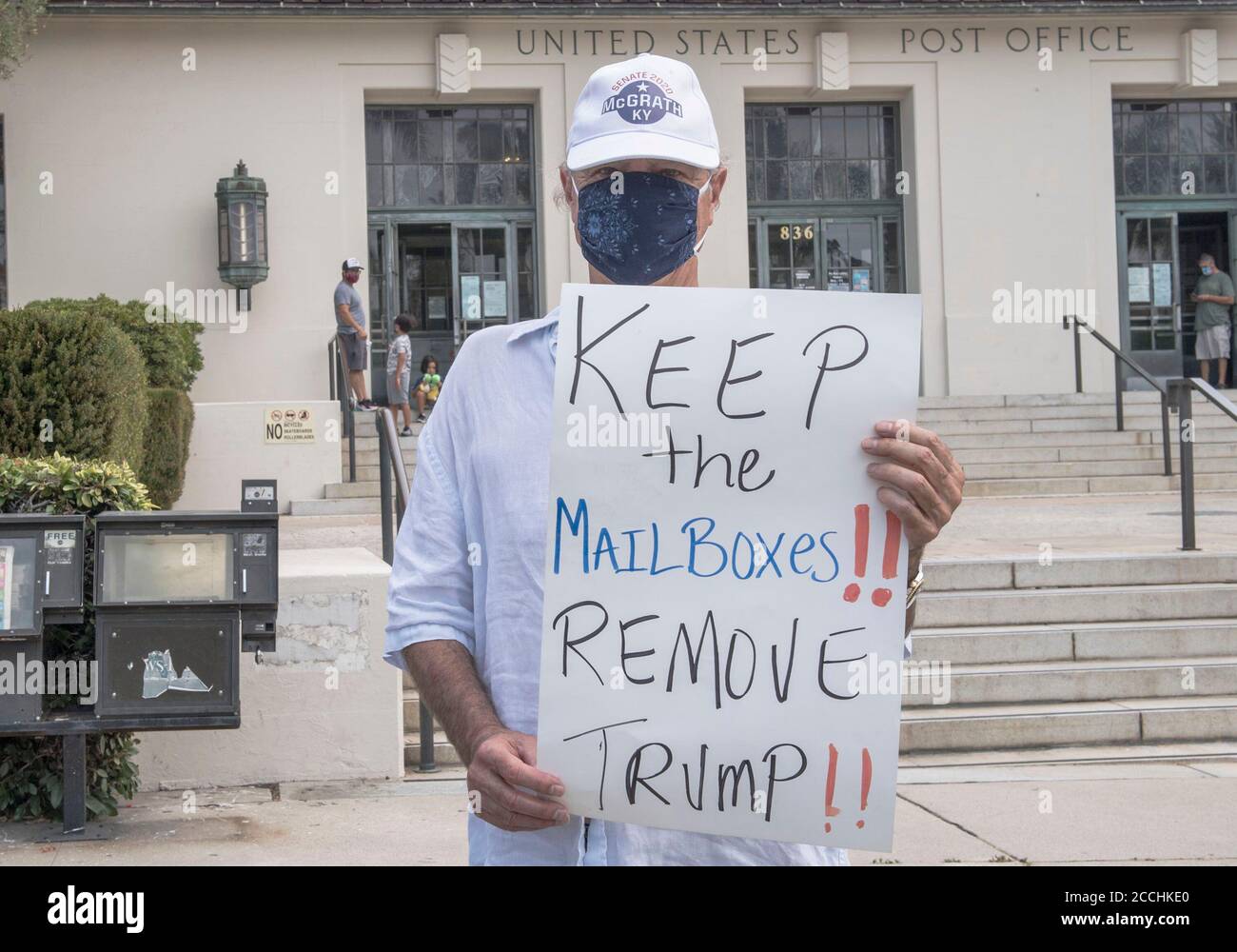 Santa Barbara California Usa 22nd Aug 2020 A Rally To Support The U S Postal Service Is Held Outside The Main Post Office In Santa Barbara One Of Hundreds Of Similar Events During