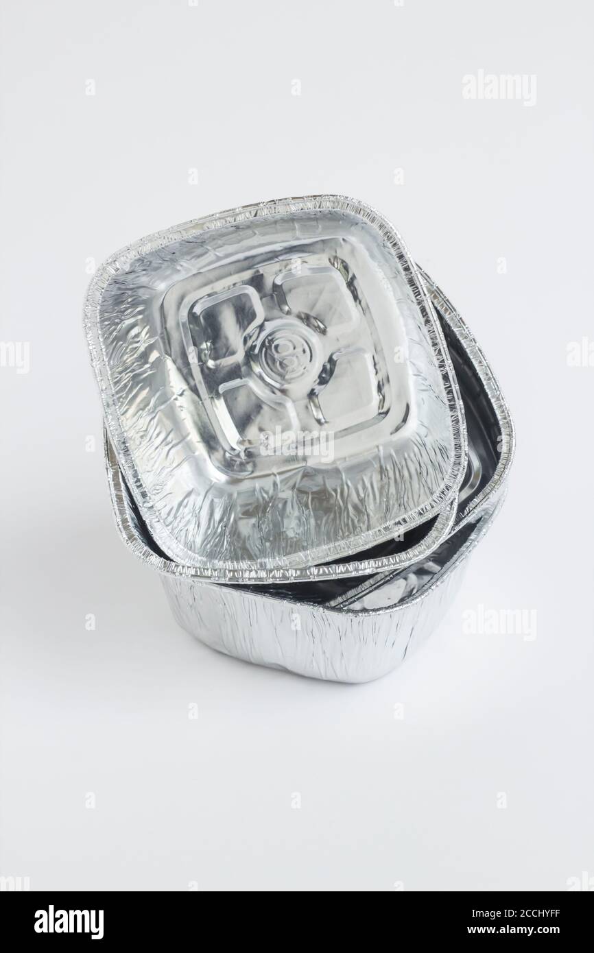 Clean, single use aluminum bowls,foil containers take away package on