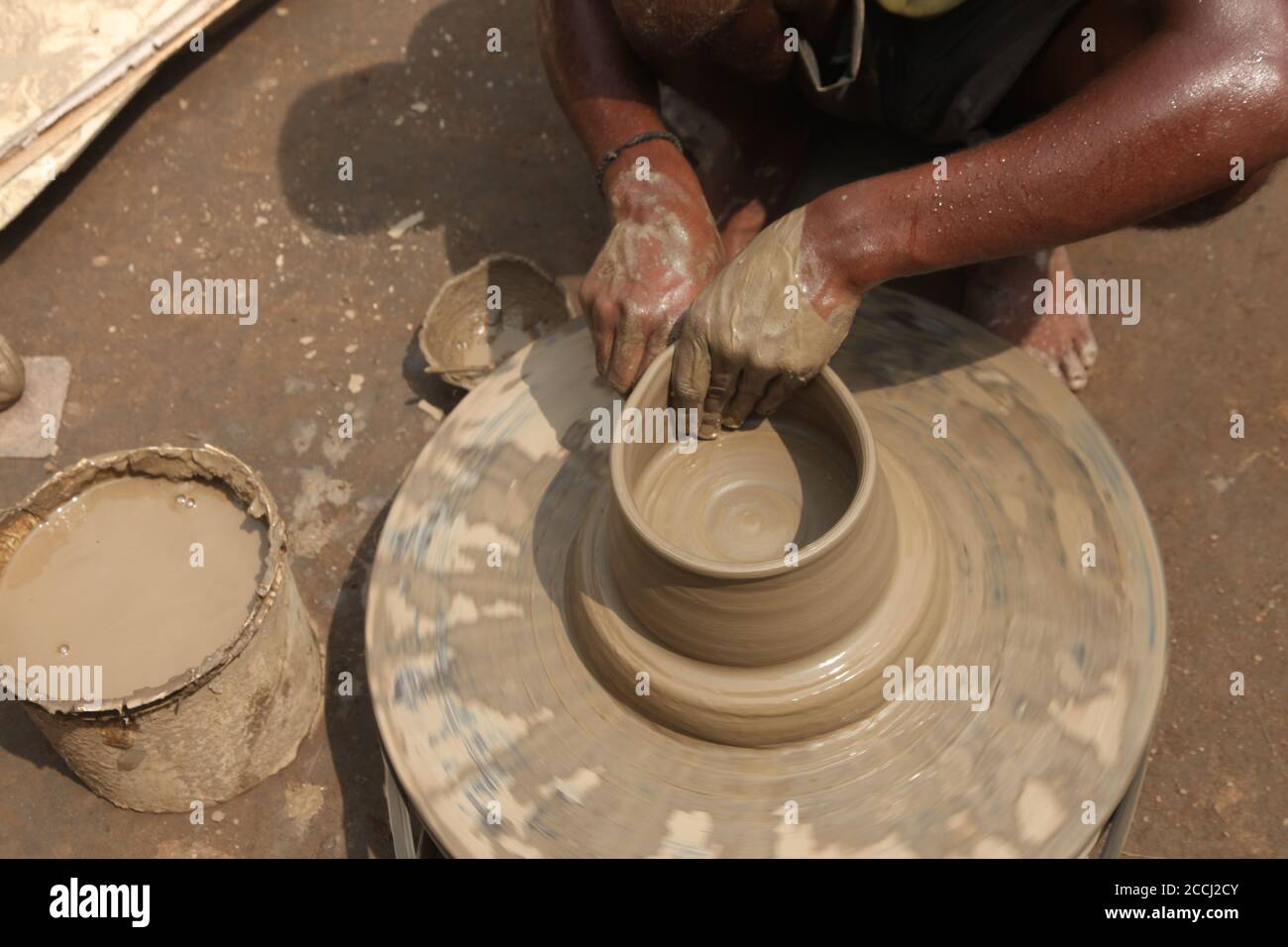 Clay pot maker hires stock photography and images Alamy