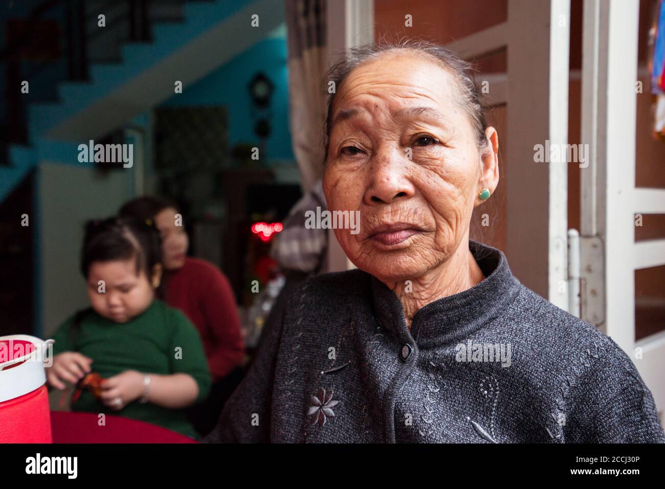 Vietnamese pretty woman hi-res stock photography and images - Alamy