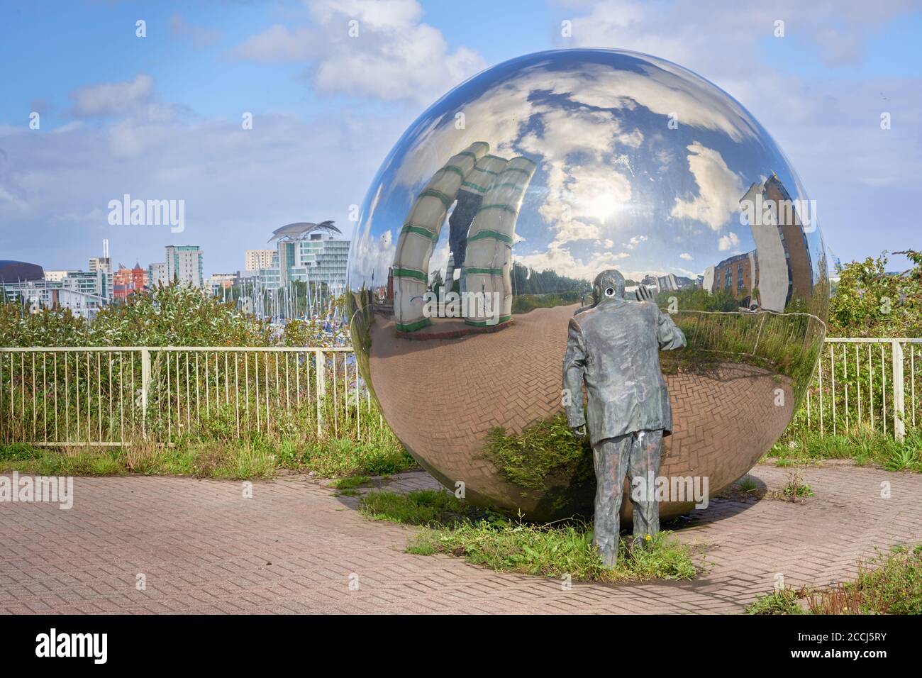 A Private View by Kevin Atherton, a sculpture overlooking Cardiff Bay, South Wales Stock Photo