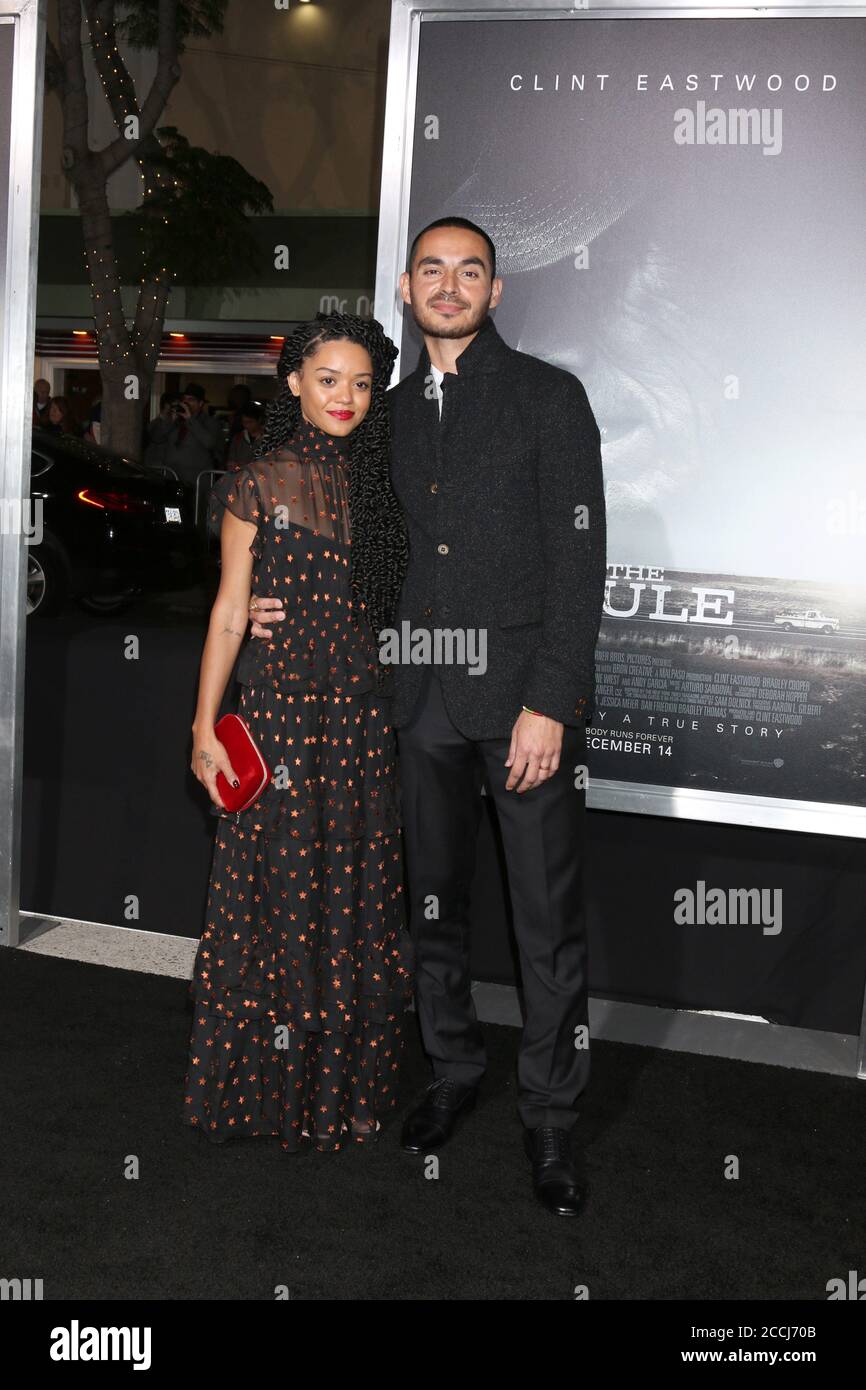 LOS ANGELES DEC 10 Adelfa Marr, Manny Montana at the The Mule World