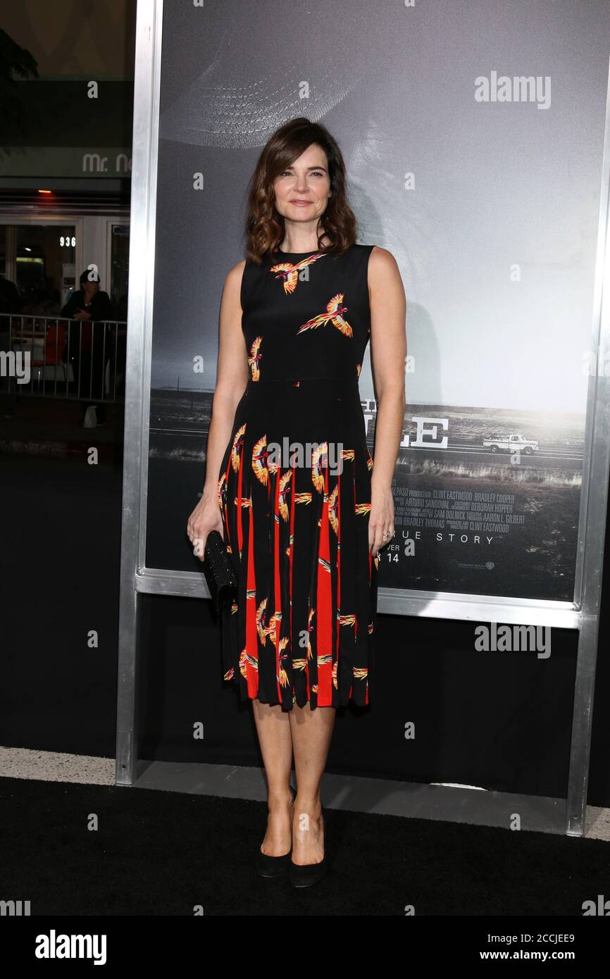 LOS ANGELES - DEC 10: Betsy Brandt at the The Mule World Premiere at