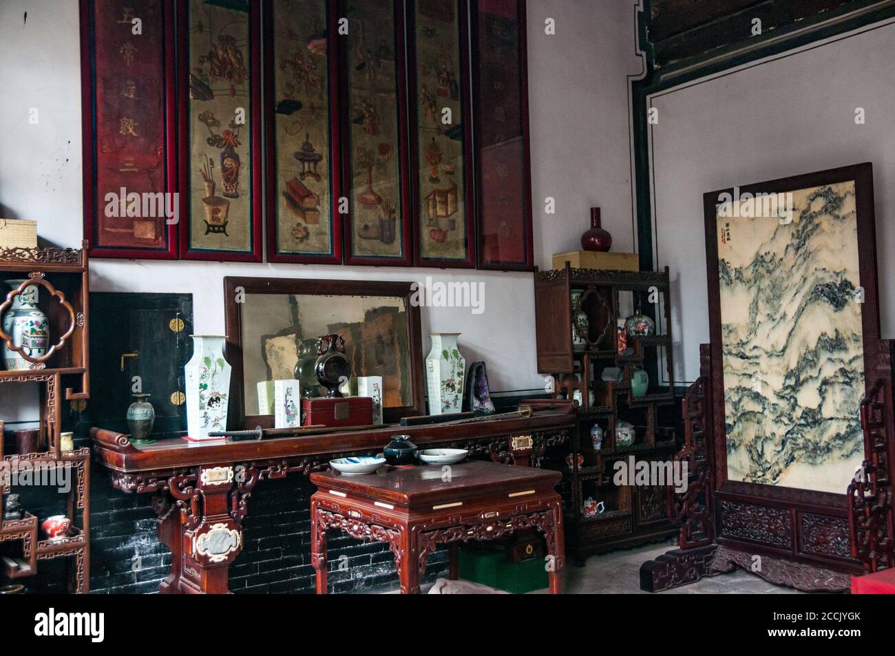 Antique room in the Ma Family Home, with Qing era antiques. Pingyao, Shanxi Province, China Stock Photo