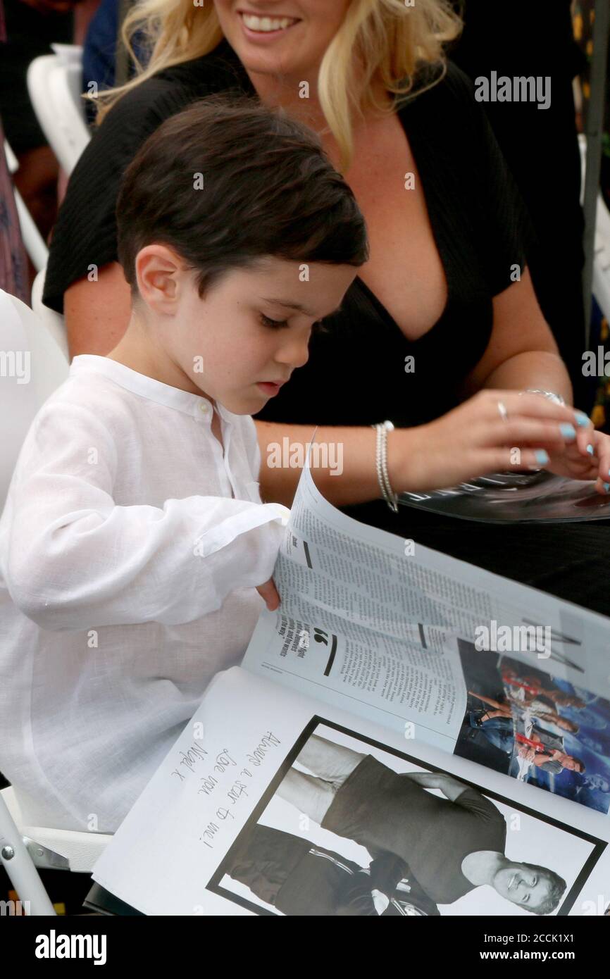 LOS ANGELES - AUG 22: Eric Cowell at the Simon Cowell Star Ceremony on