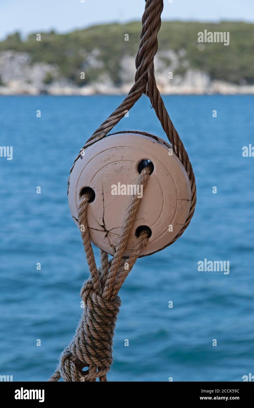 Turnbuckle hires stock photography and images Alamy