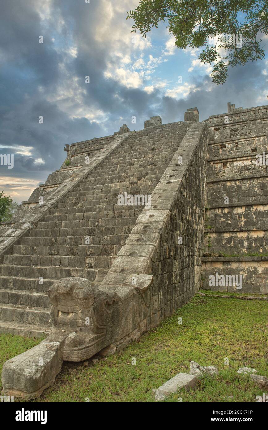 Mayan jungle hi-res stock photography and images - Alamy