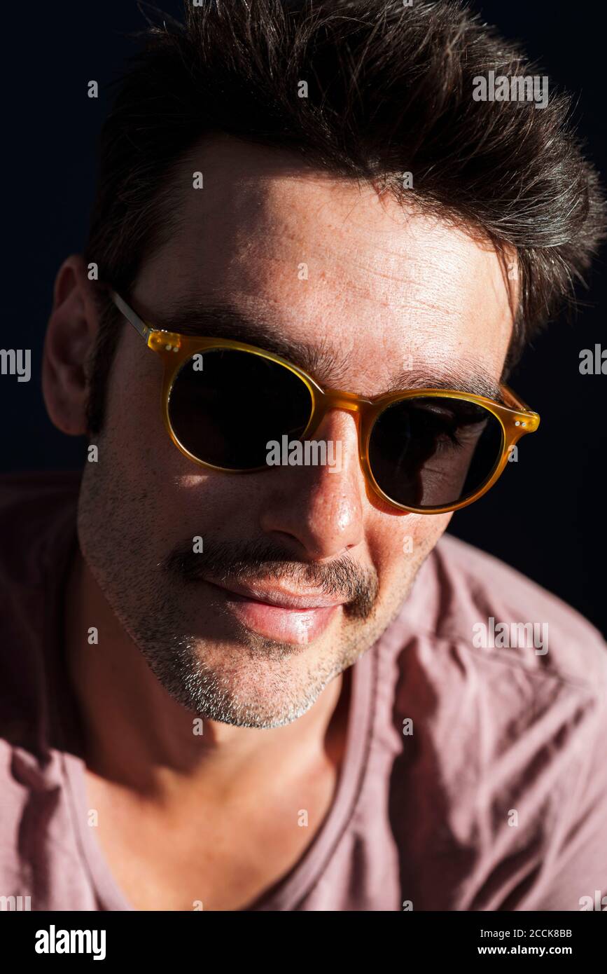 Adult man with sunglasses beard hi-res stock photography and images - Alamy