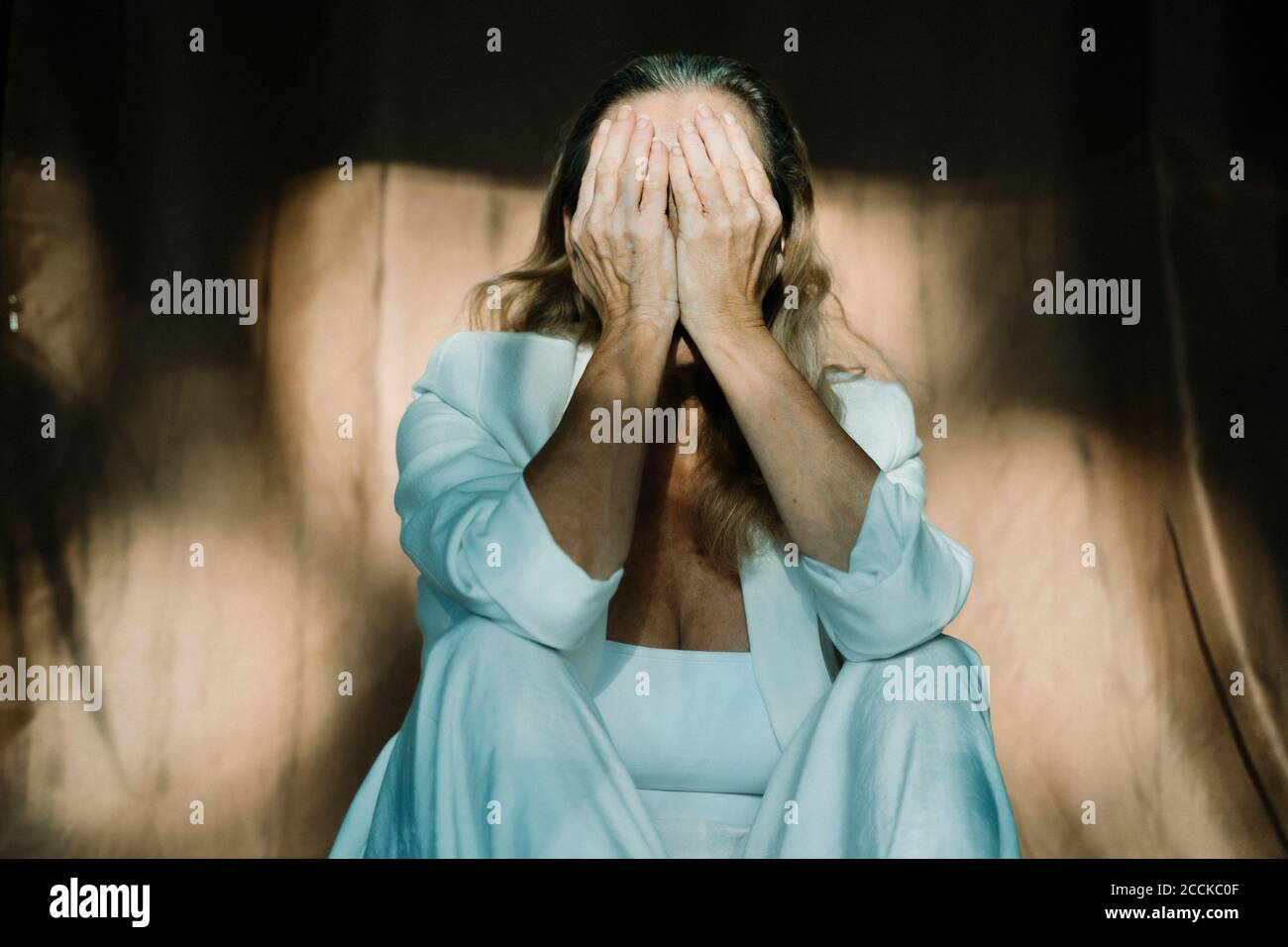 Woman hands covering face hi-res stock photography and images - Alamy