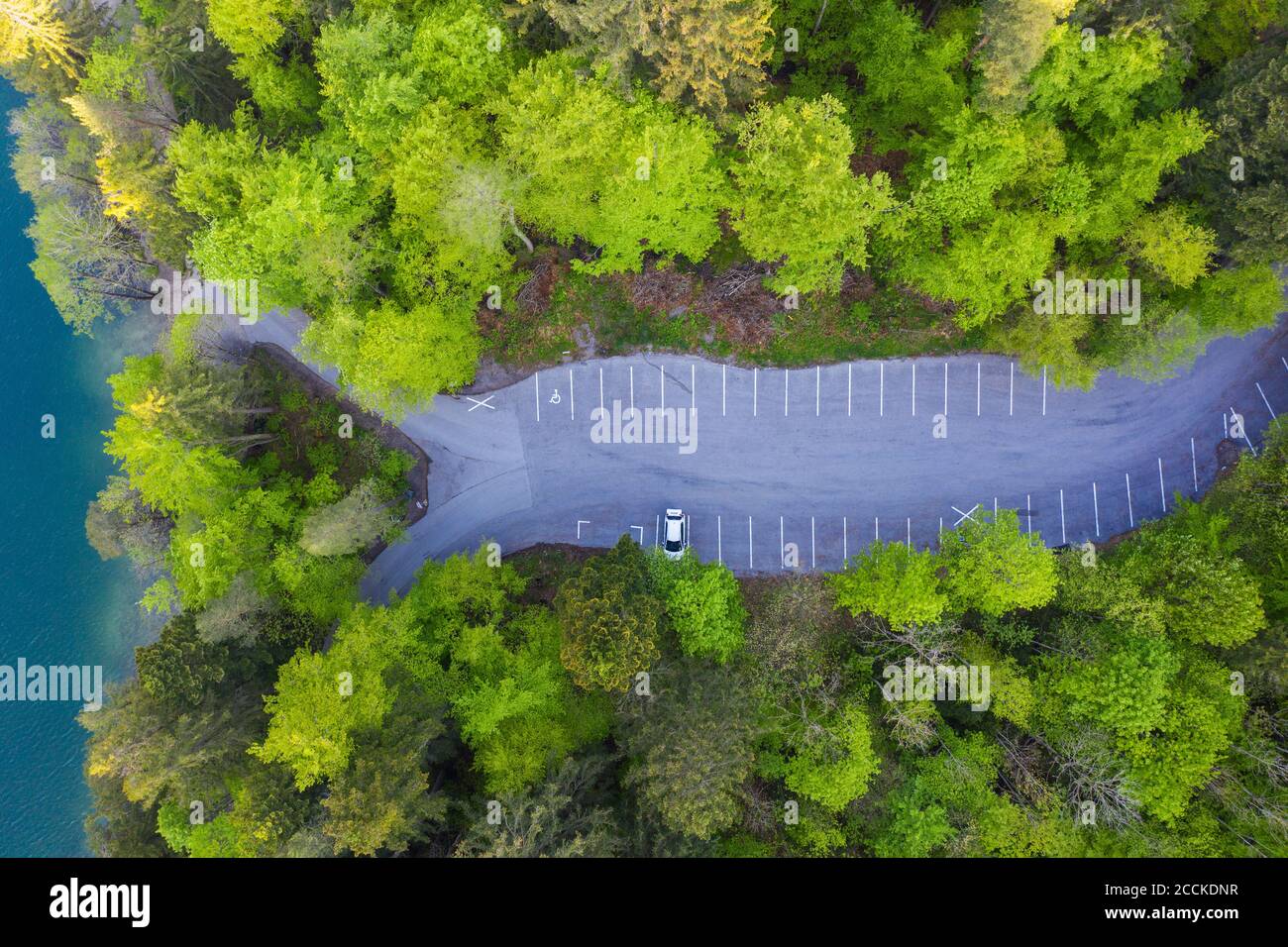 Birds eye view parking lot hi-res stock photography and images - Alamy