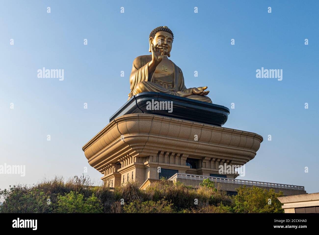 Taiwan, Dashu District, Kaohsiung, Golden Buddha statue in Fo Guang Shan Monastery Stock Photo