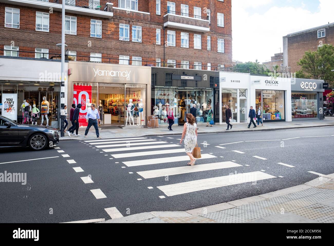 London- August, 2020: Shoppers on the Kings Road, an upmarket area of  fashion shops and restaurants in Chelsea area of south west London Stock  Photo - Alamy