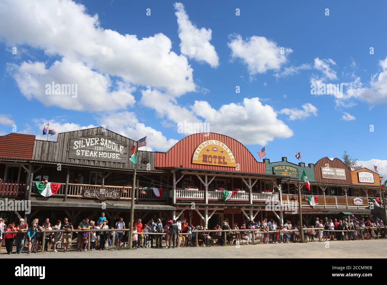Hasselfelde, Germany. 23rd Aug, 2020. Numerous guests visit Germany's  largest western city Pullman City Harz. The adventure and amusement park  offers families a varied program to join in. Credit: Matthias  Bein/dpa-Zentralbild/dpa/Alamy Live