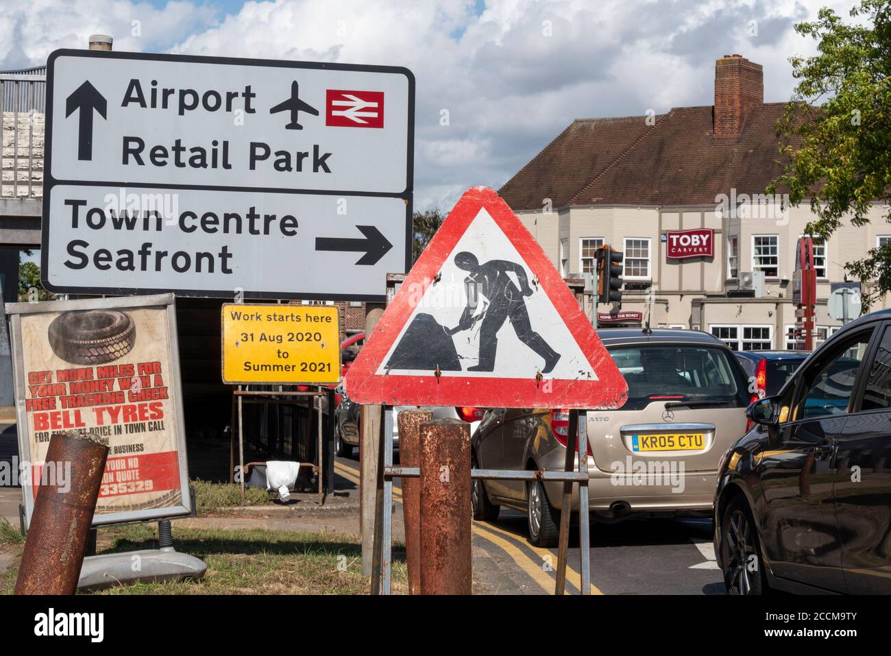 The Bell road junction of the A127 Prince Avenue with Hobleythick Lane ...