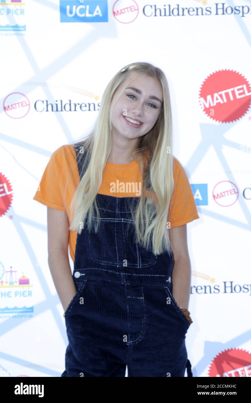 LOS ANGELES - NOV 18: Lilia Buckingham at the UCLA Childrens Hospital ...