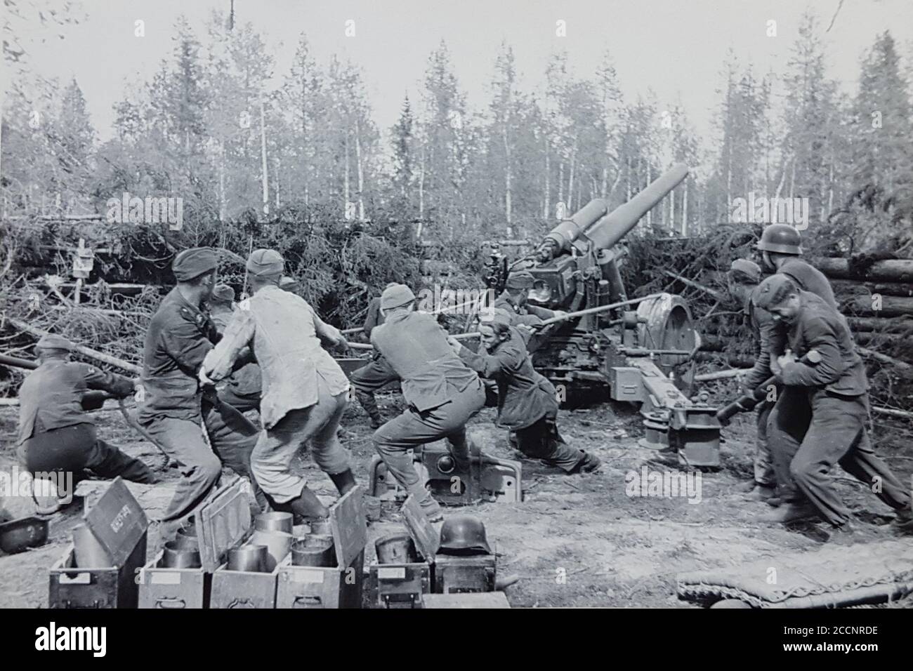 Original WW2 German Troops Photo - Russian Front, Wehrmacht, Tank, Mortar, 4x6 Glossy