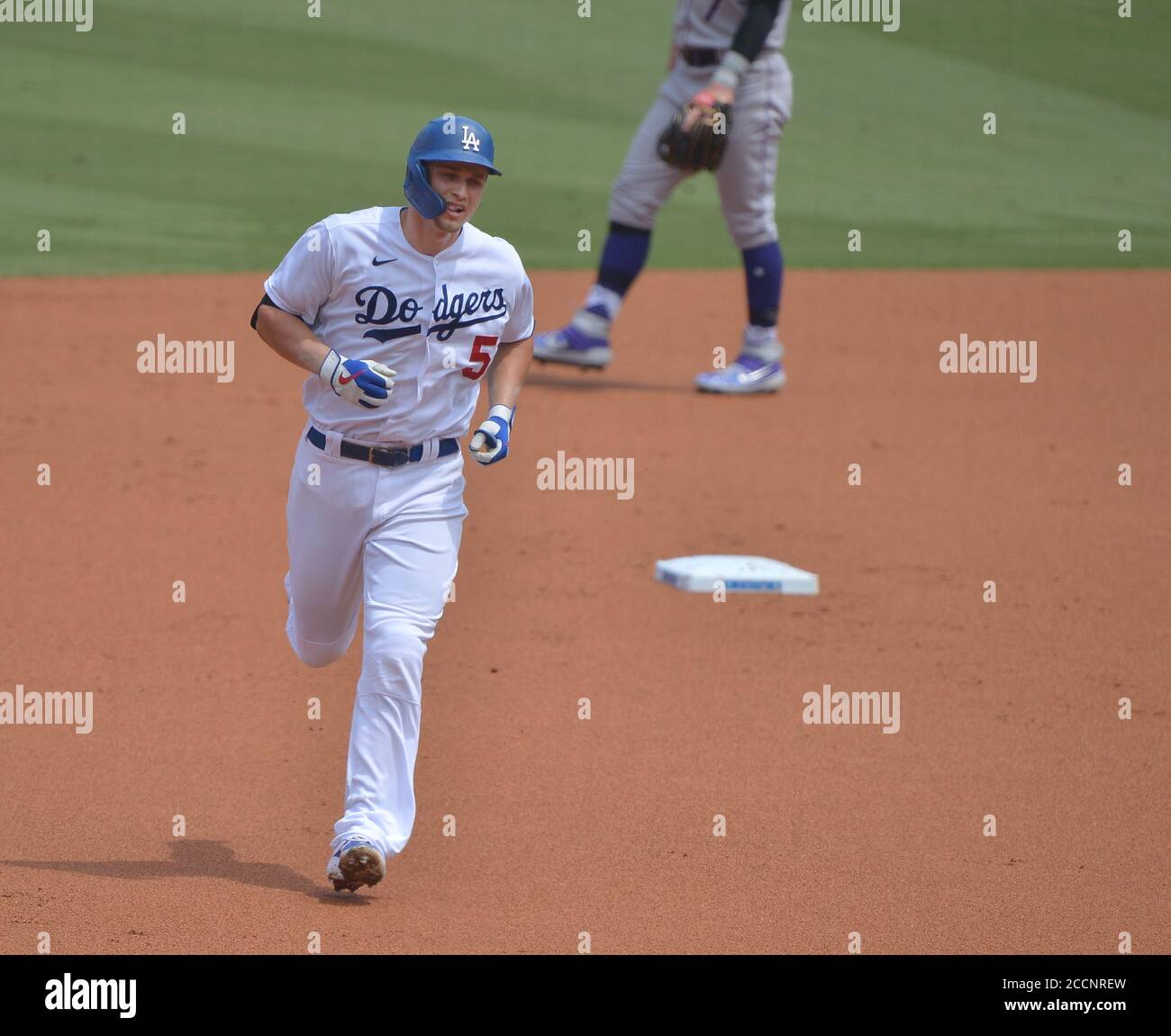 Dodgers' Seager, Pederson give back through camp - ScoringLive