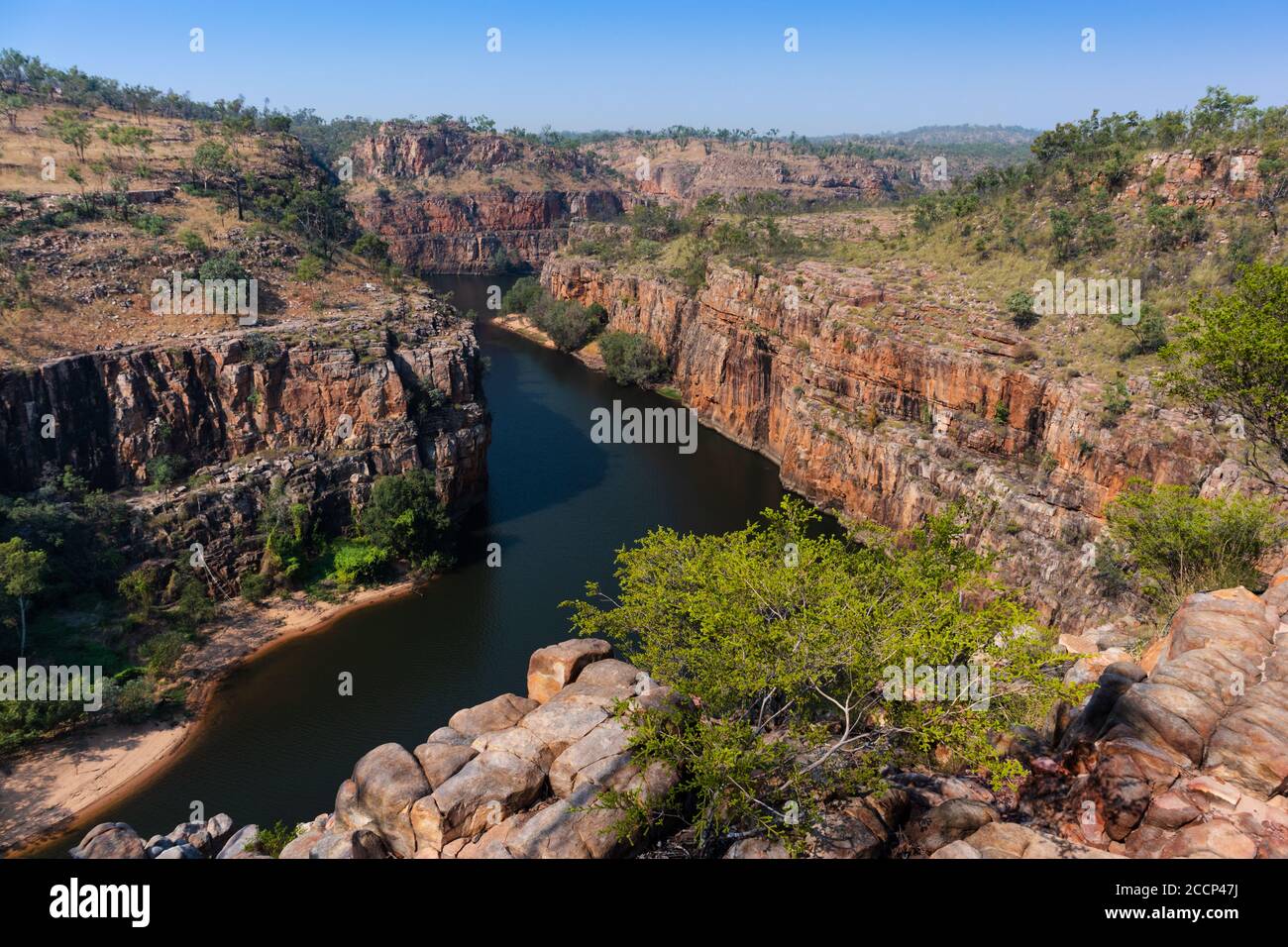 Aerial view of the Katherine gorge. Katherine river turning among the escarpment walls. Aerial view, pictured from above. Nitmiluk, Australia Stock Photo