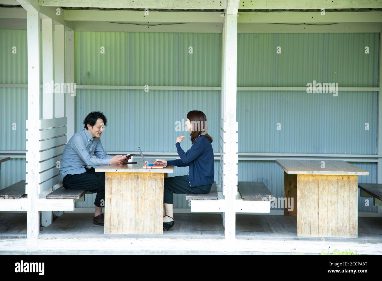 Japanese man woman office wear hi-res stock photography and images - Alamy
