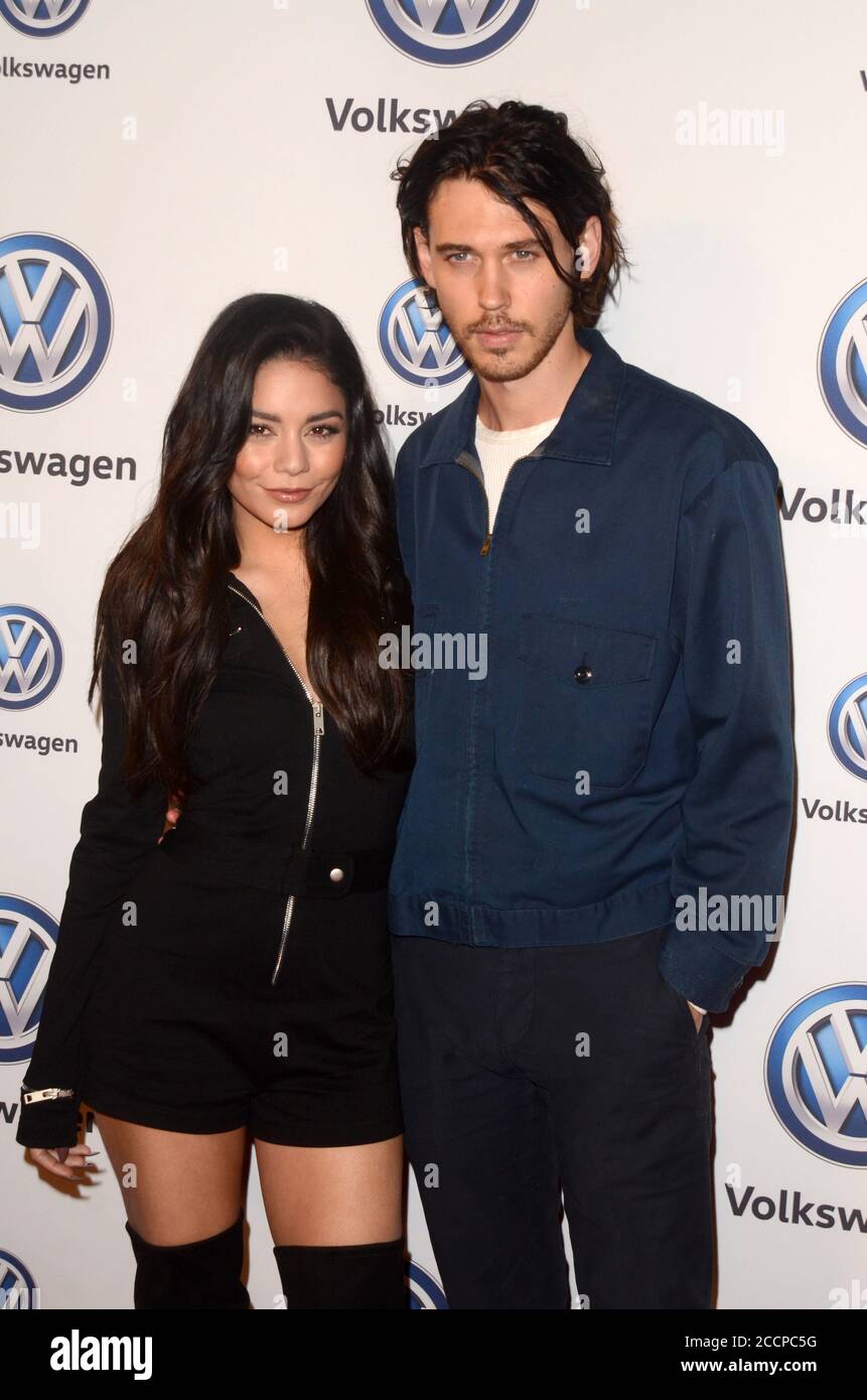 LOS ANGELES - NOV 30: Vanessa Hudgens, Austin Butler at the Volkswagen