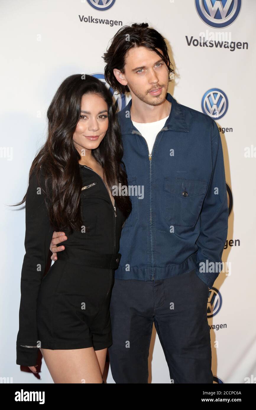 LOS ANGELES - NOV 30: Vanessa Hudgens, Austin Butler at the Volkswagen