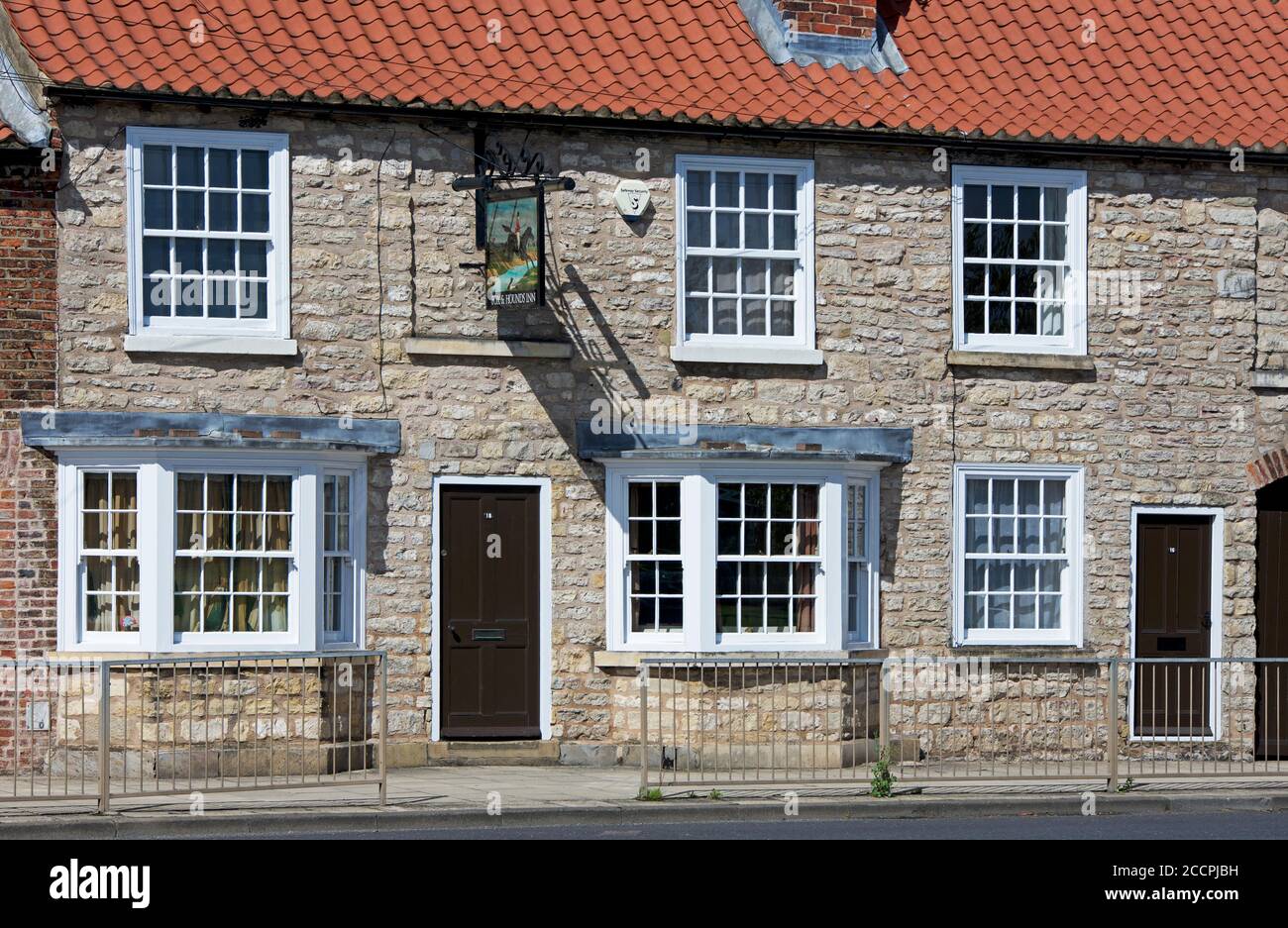 The Fox & Hounds pub, Leeds Road, Tadcaster, North Yorkshire, England