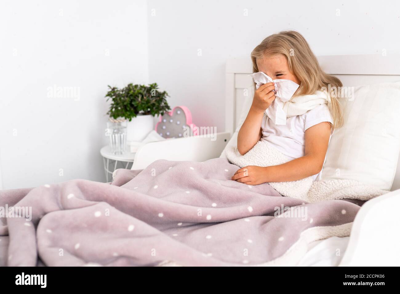 Runny nose hires stock photography and images Alamy