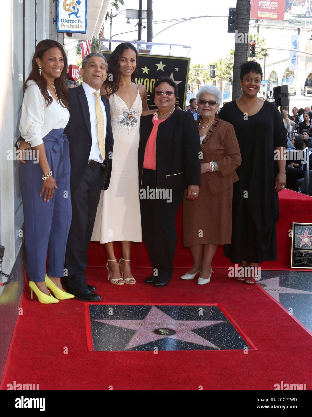 Zoe saldana and her mother hi-res stock photography and images - Alamy