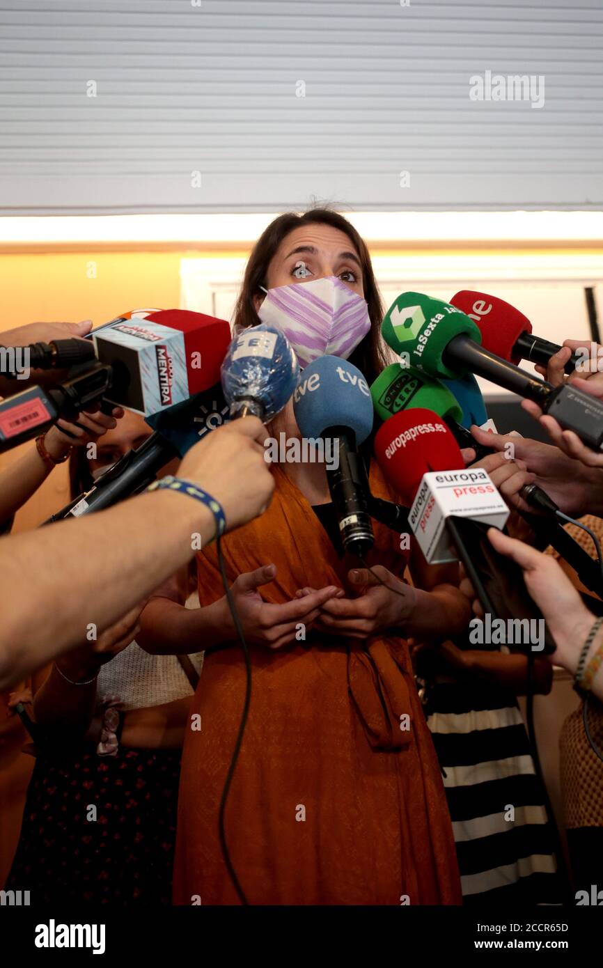 Madrid, Spain; 24/08/2020.- Irene Montero, Minister of Equality of Spain, speaks to the press before a meeting and touches on topics such as the closure of brothels, and the scrache that far-right sympathizers have been carrying out for three months at home and on their travels and on the attack of the last saturday at 3 in the morning they threw objects at her house and that of her husband Pablo Iglesias, second vice president of the Government, shouting 'Iglesias, suck me'Photo: Juan Carlos Rojas/Picture Alliance | usage worldwide Stock Photo