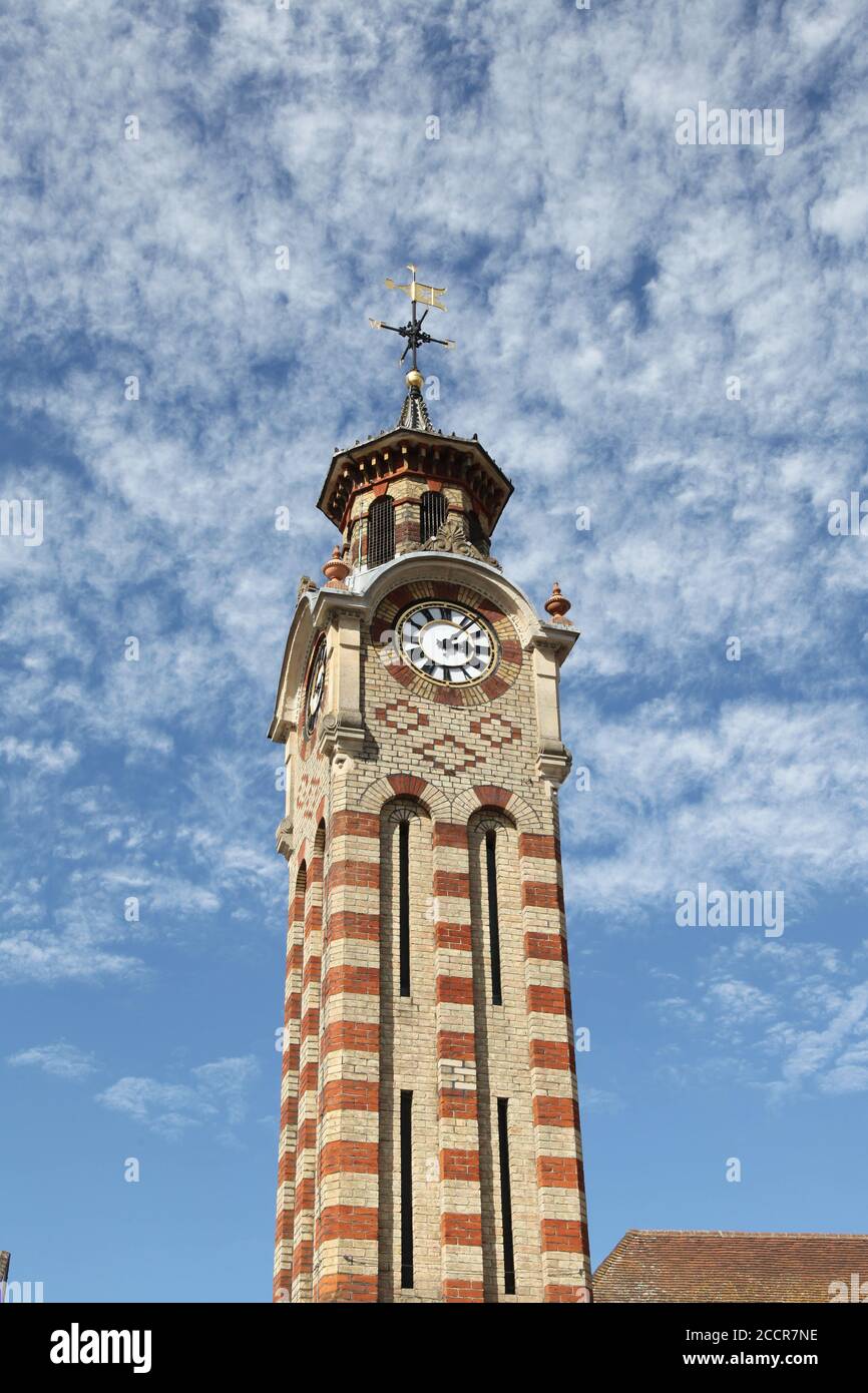 Street clock stand uk hi-res stock photography and images - Alamy