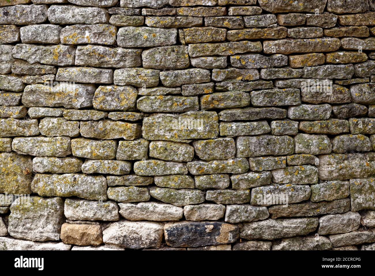 Background - A dry stone wall built with Cotswold stone at Burford in the  Cotswolds, Oxfordshire, United Kingdom Stock Photo - Alamy