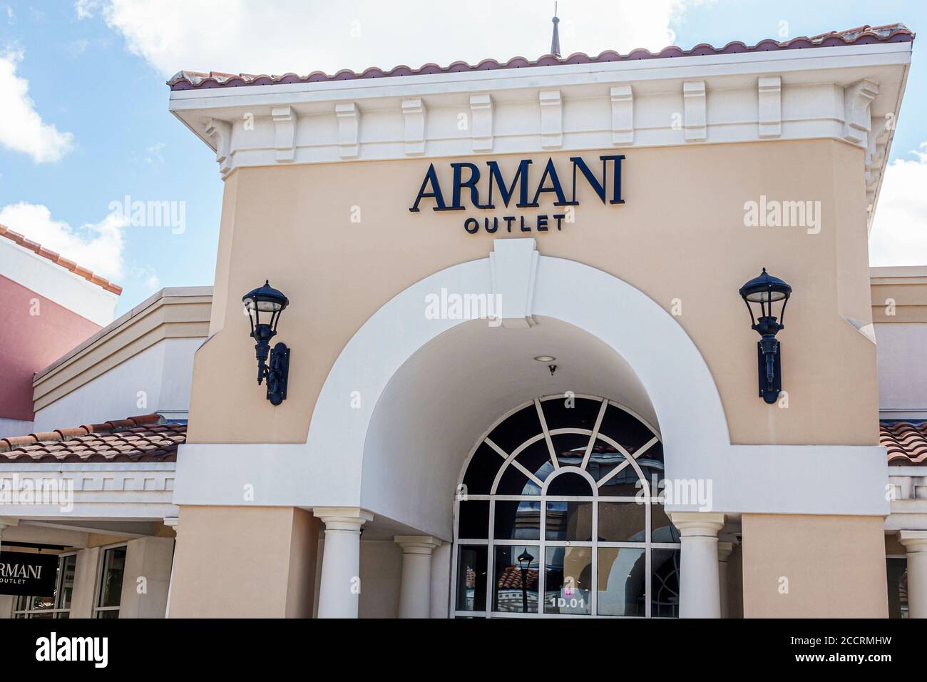 armani premium outlets