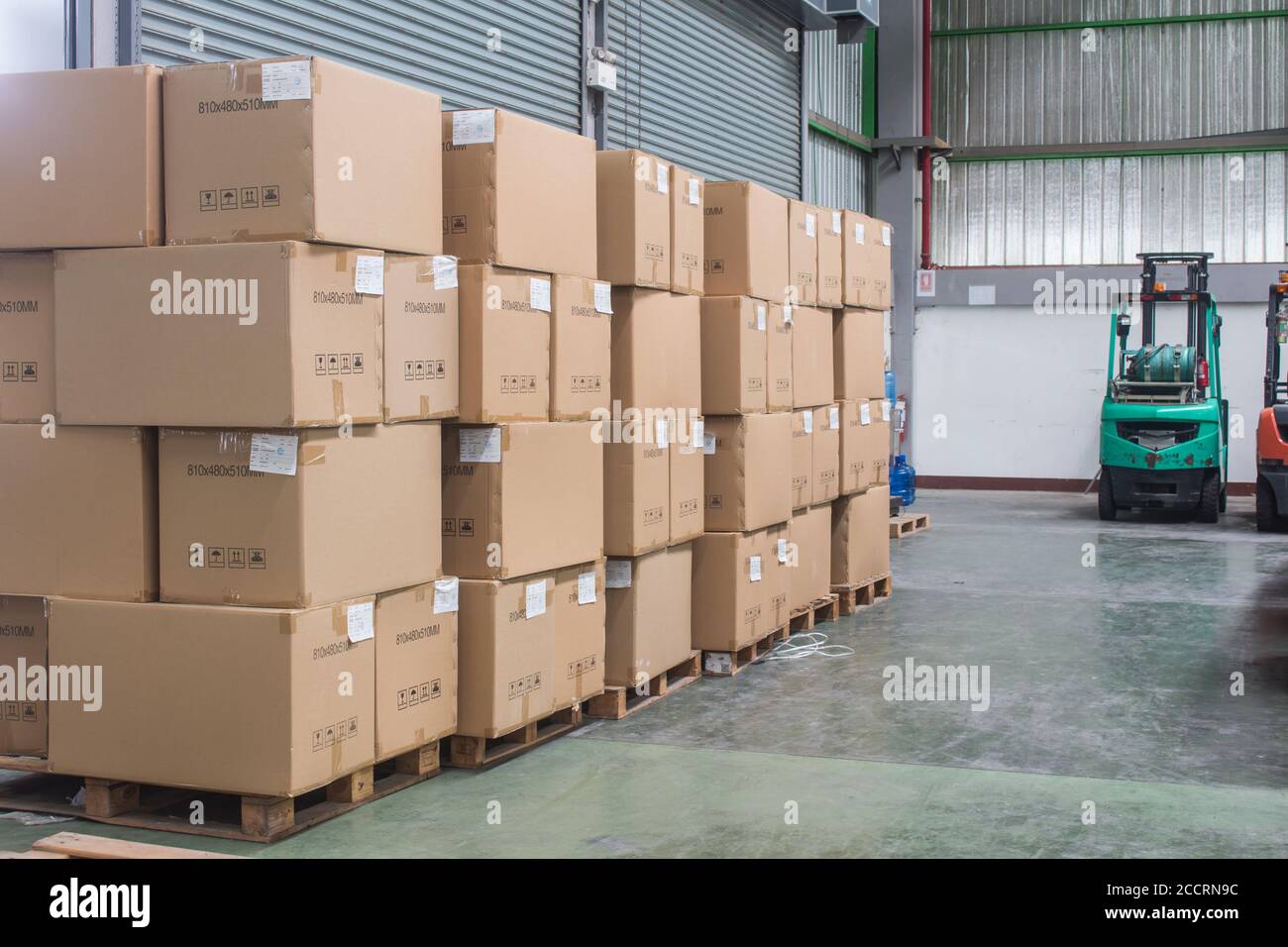 Download Box On Pallet High Resolution Stock Photography And Images Alamy PSD Mockup Templates