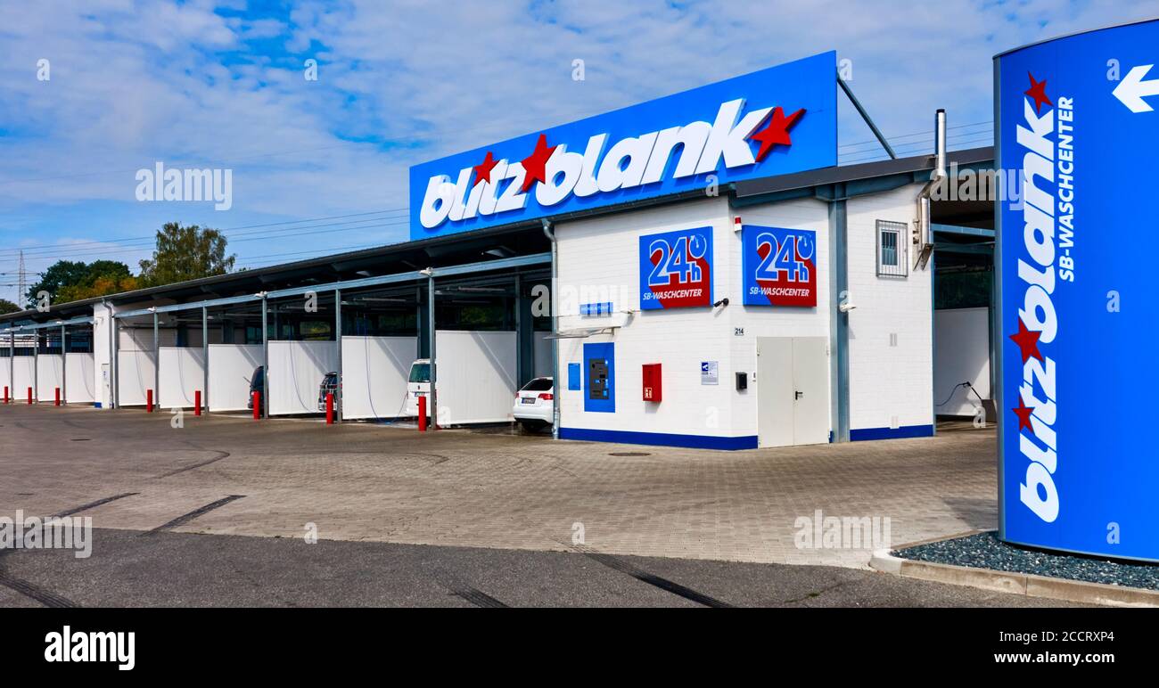 Hall for the self-washing of the own car from the cleaning chain Blitzblank  in Braunschweig, Germany, August 18., 2020 Stock Photo - Alamy