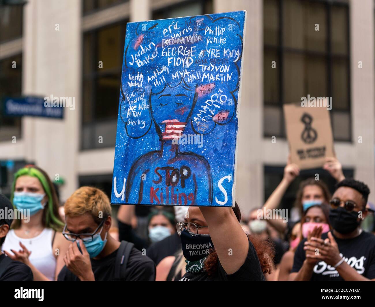 New York, New York, USA. 24th Aug, 2020. New York, New York, U.S.: demonstrators march in Midtown in solidarity with Jacob Blake who was shot and critically injured by a Kenosha Police Department officer on Sunday. Credit: Corine Sciboz/ZUMA Wire/Alamy Live News Stock Photo