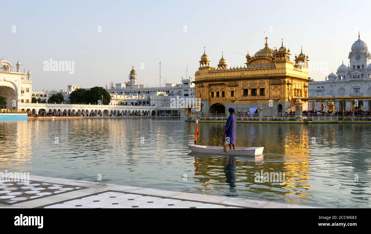 Golden temple of amritsar 2019 hi-res stock photography and images - Alamy