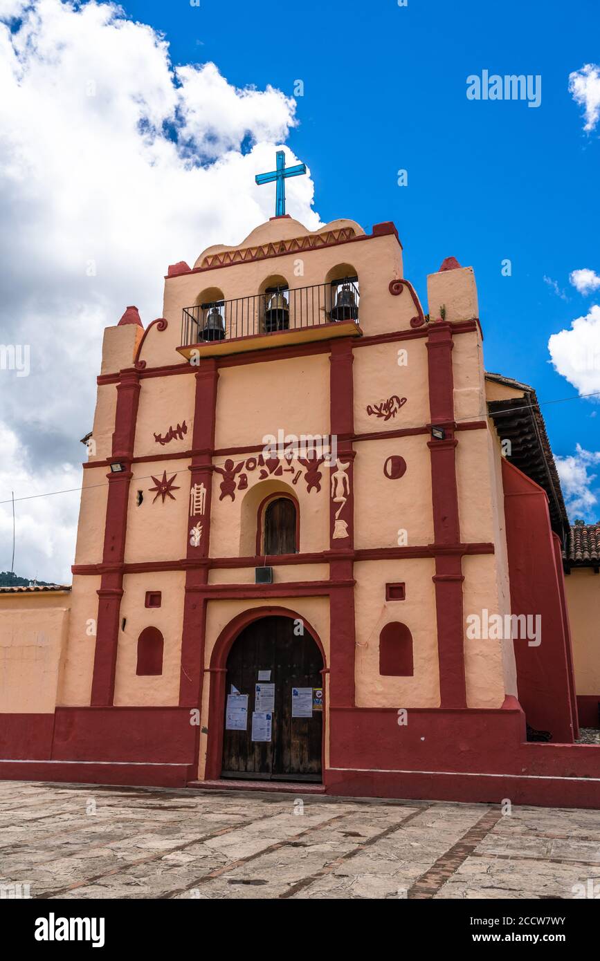 The Church of the Dulce Nombre de Jesus or Sweet Name of Jesus Catholic church is in the barrio of Cuxtitali in San Cristobal de las Casas, Chiapas, M Stock Photo