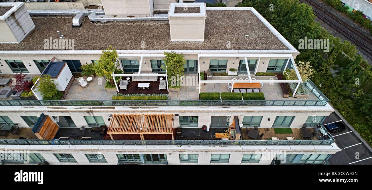 Landscaped roof terrace Stock Photo - Alamy