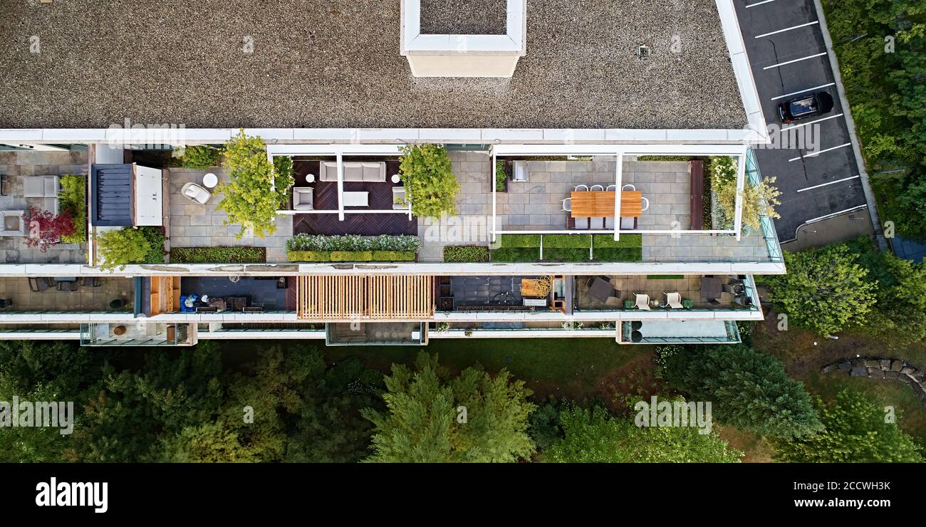 Landscaped roof terrace Stock Photo - Alamy