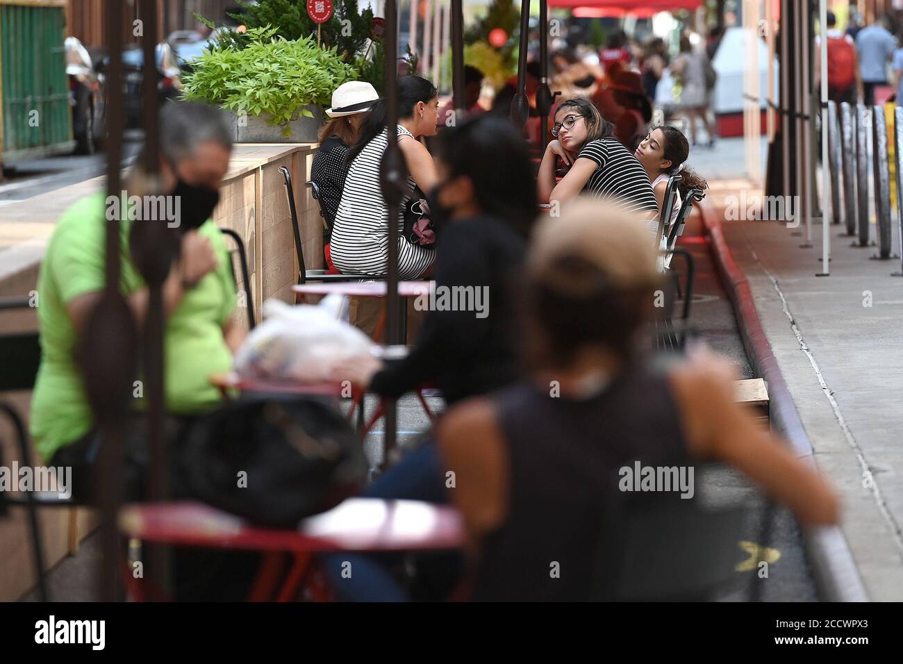 New York City Usa 24th Aug 2020 Patrons Waiting To Order And For Their Orders Seen