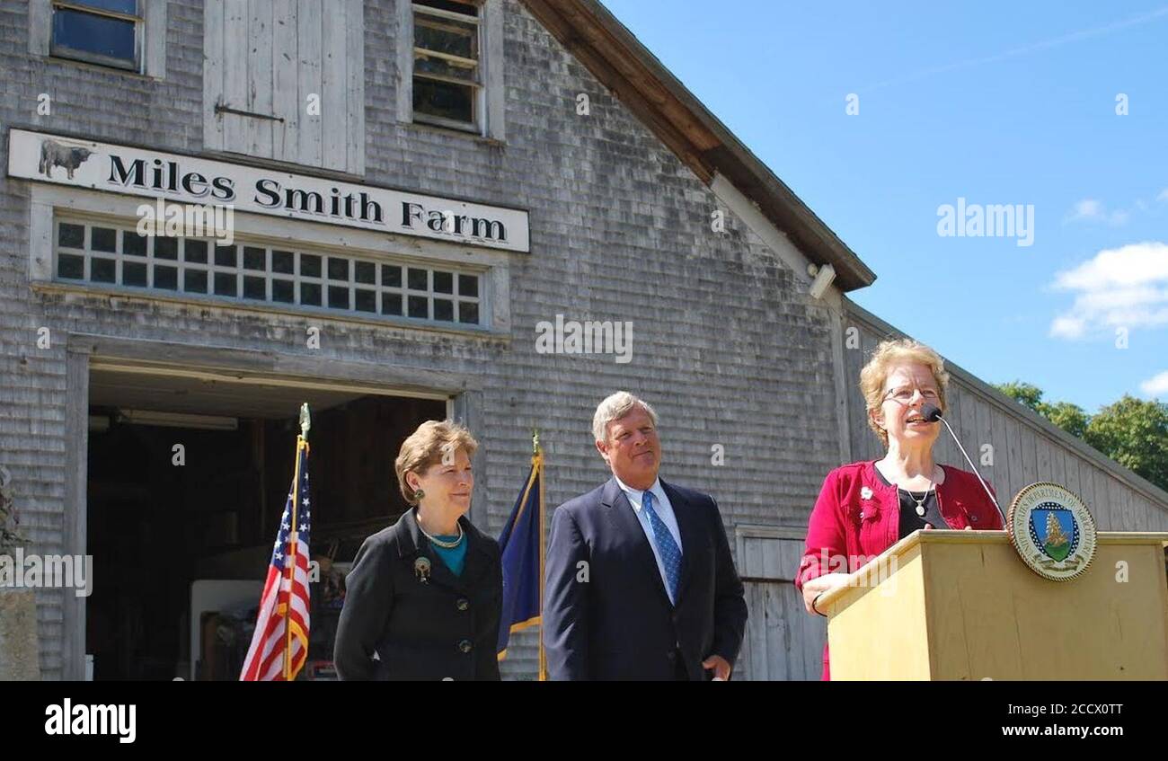 Jeanne Shaheen Tom Vilsack and Lorraine Merrill New Hampshire August 2014. Stock Photo