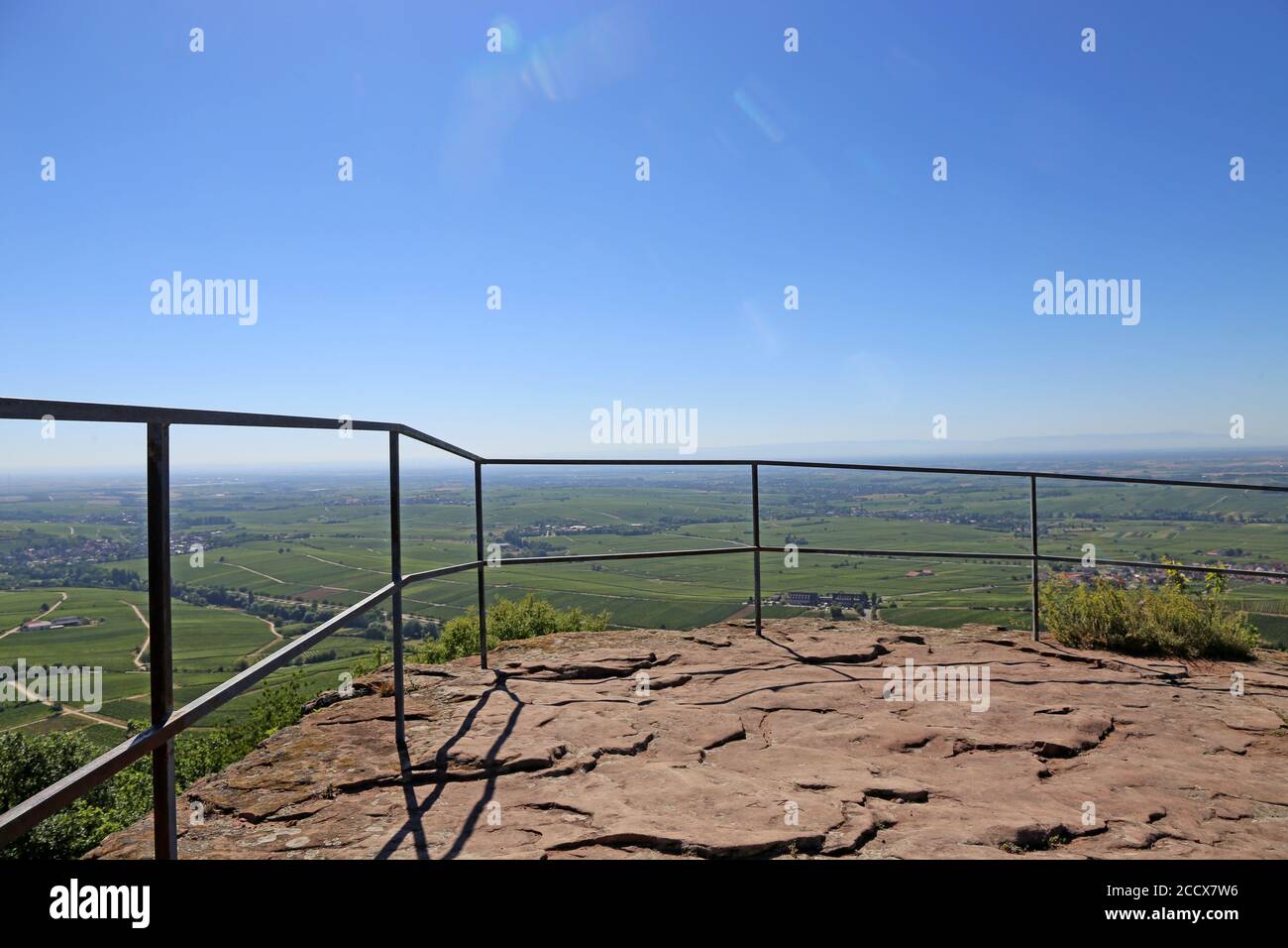 Viewing platform of the Neukastel castle ruins above Leinsweiler, Palatinate Forest, Germany Stock Photo