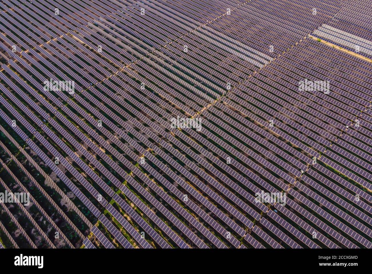 China solar cell production hi-res stock photography and images - Alamy