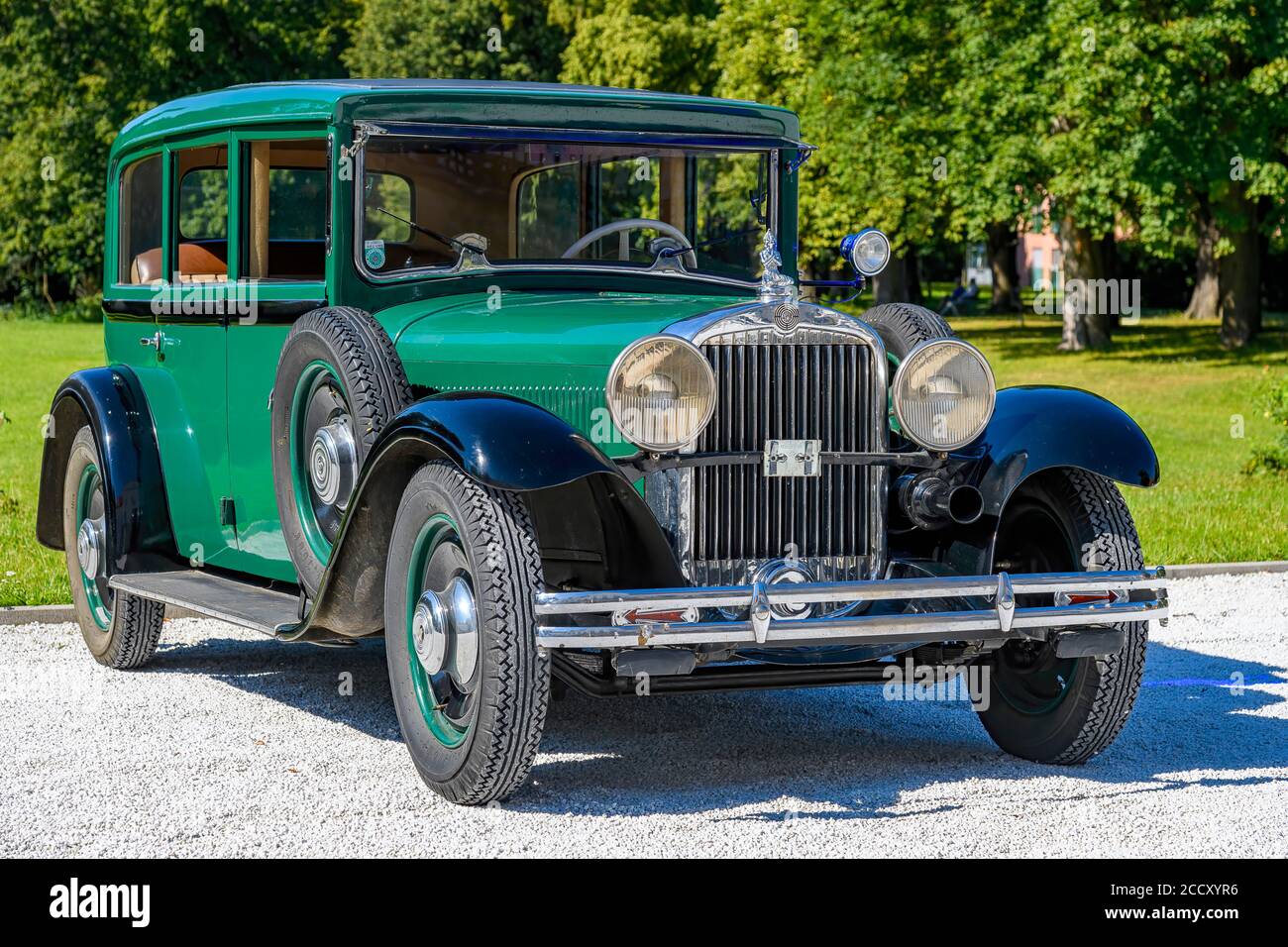 Oldtimer Steyr XXX Sedan 1931, 6 Cylinder, 2078 ccm, 40 PS, 3 speed, 95-100  km/h, front right view, Austria Stock Photo - Alamy