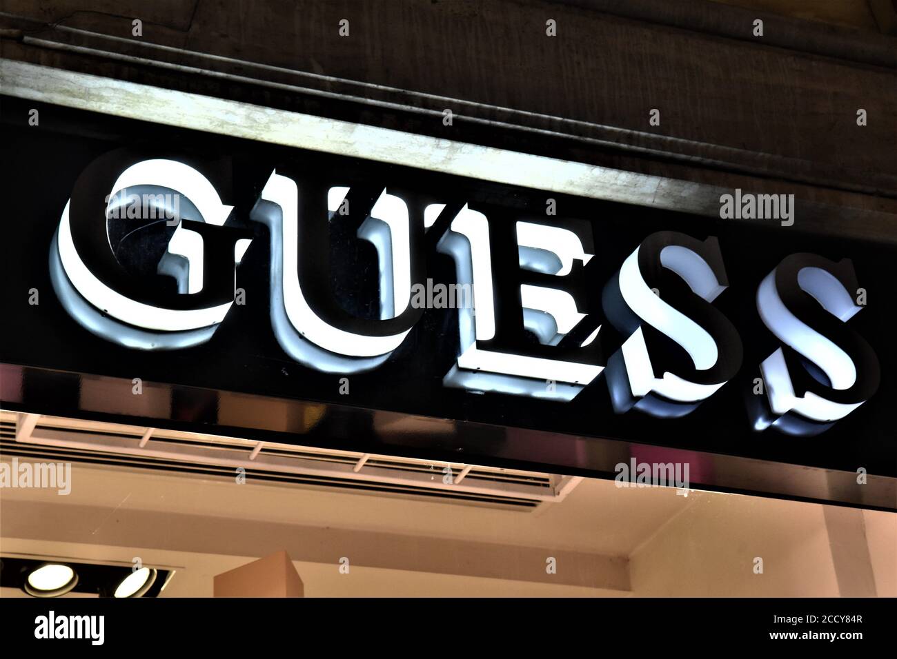 THE SIGNATURE OF GUESS BOUTIQUE Stock Photo - Alamy