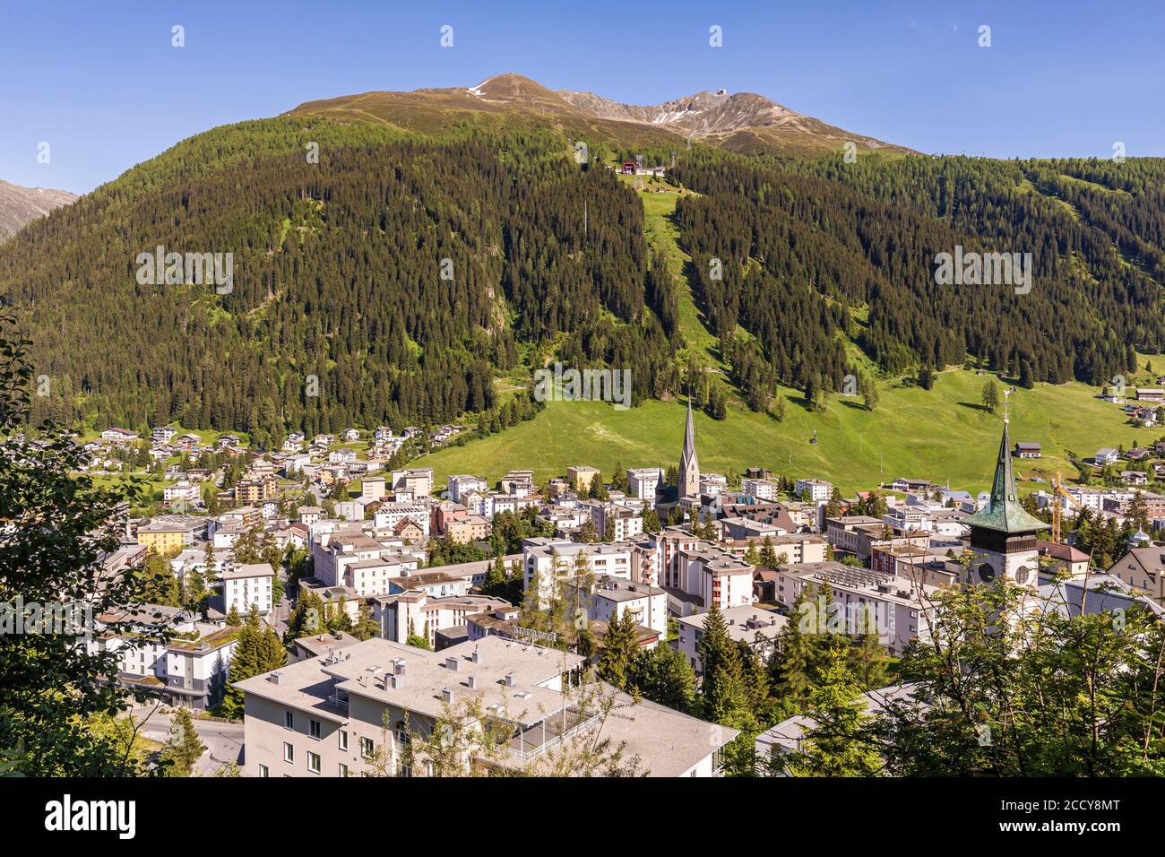 City view in front of the Jakobshorn, Davos, Graubuenden, Switzerland ...